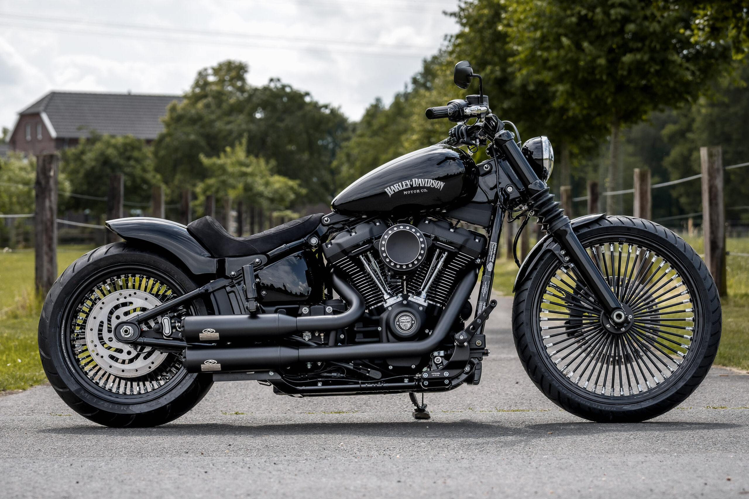 Thunderbike Blackwood • Custombike & Harley-Davidson Gallery